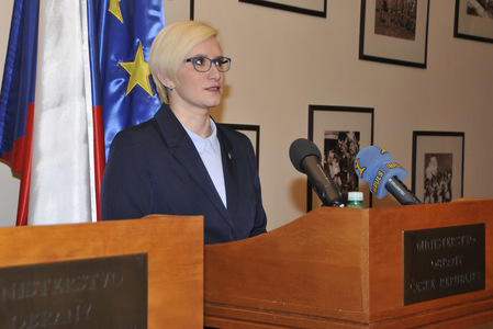 Ministryně obrany Karla Šlechtová na tiskové konferenci