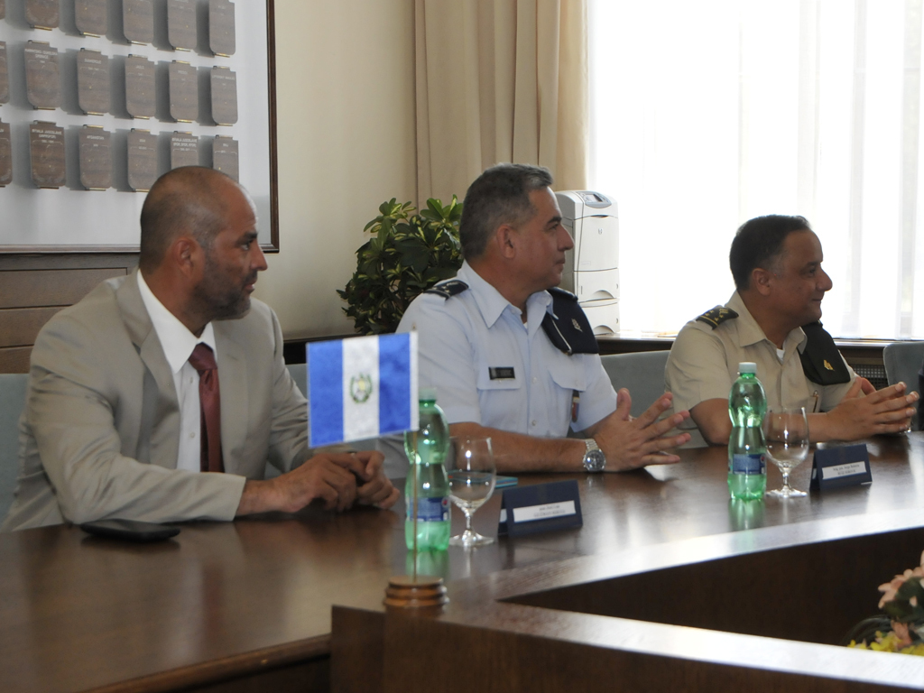 Guatemalská delegace divizní generál Luis Miguel Raldo Moreno, ministr obrany Guatemalské republiky, brigádní generál Jorge Roberto Ruíz Serovic, viceministr obrany Guatemalské republiky a José Luis Guzmán Seruga, honorární konzul pro Guatemalskou republiku (zprava)