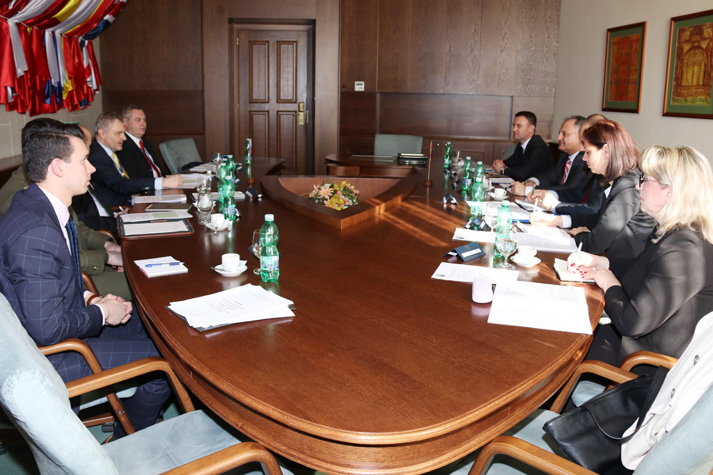  Česká a makedonská delegace (zleva)