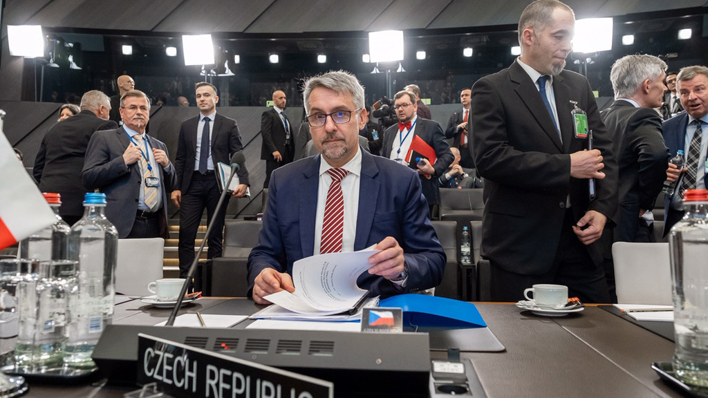 Ministr obrany Lubomír Metnar před zasedáním ministrů obrany NATO.