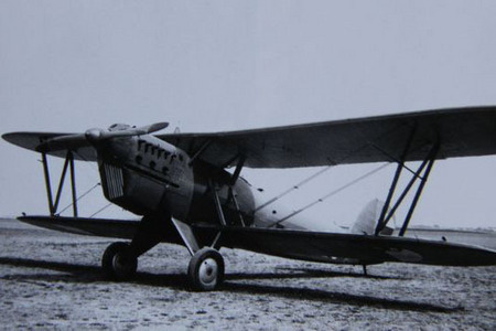 Čs. letoun Aero A-101, který byl dodáván do Španělska