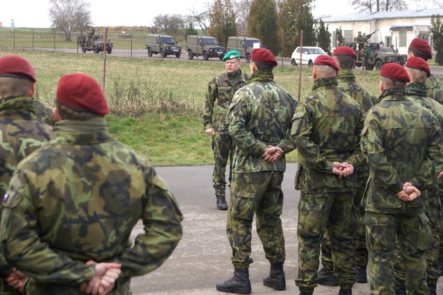 Náčelník Generálního štábu AČR poděkoval vojákům praporu za práci, která je dle jeho názoru dlouhodobě vynikající