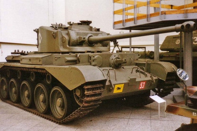 Britský těžký tank Comet (2)