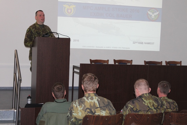  Konferenci zahájil řídící cvičení, plukovník Zdeněk Bauer