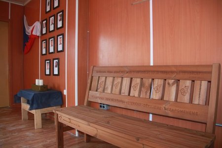 Vzpomínková lavička válečných veteránů