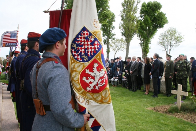 Pietní akt u památníku našich legionářů v La Targette