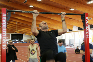 Náměstek ministra obrany Pavel Beran v Army testu ukázal svou špičkovou kondici