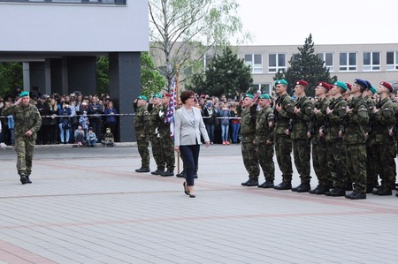  Náměstkyně MO Alena Netolická při přehlídce jednotek