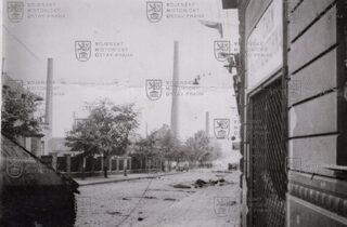 Fotografie - útočné vozy pražských povstalců