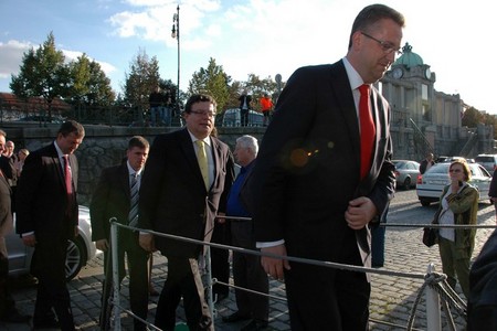 Ministři obrany ČR a Slovenska se setkali na Vltavě