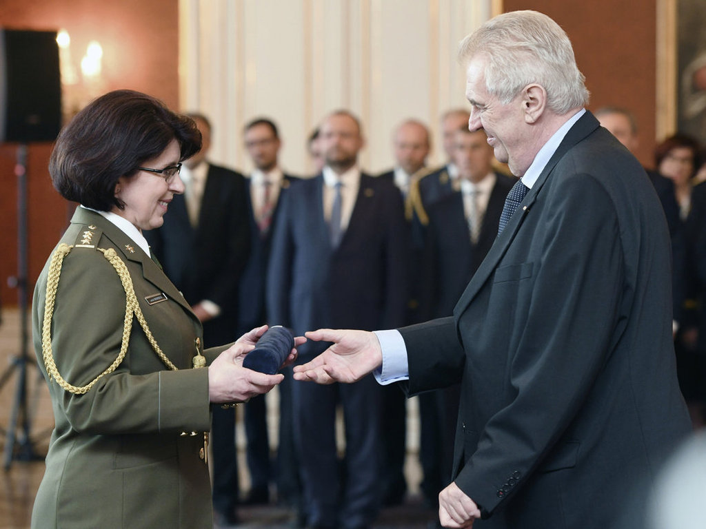 První generálkou v české armádě se stala brigádní generálka Lenka Šmerdová