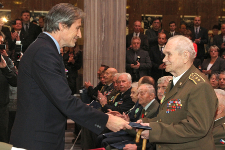 Ministr obrany ocenil válečné veterány: „Republice jste dali, co bylo ve vás nejlepšího“