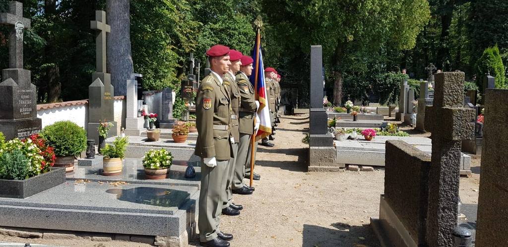Rozloučení se štábním praporčíkem Kamilem Benešem v Hluboké nad Vltavou