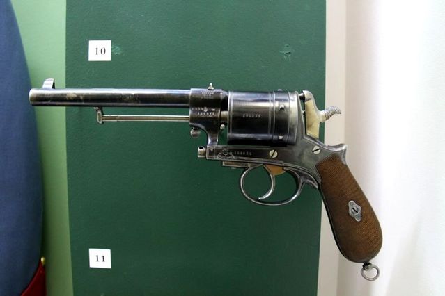 Armádní revolver M 1870 ráže 11 mm