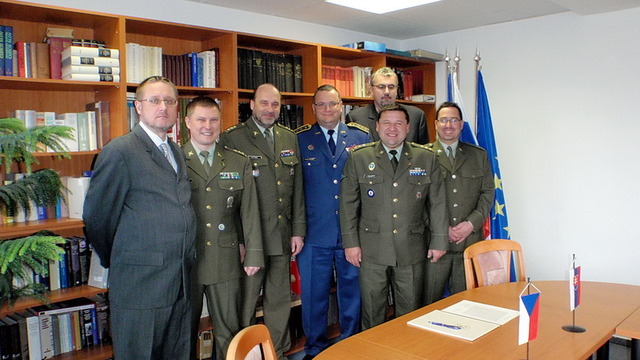 Společné foto obou delegací