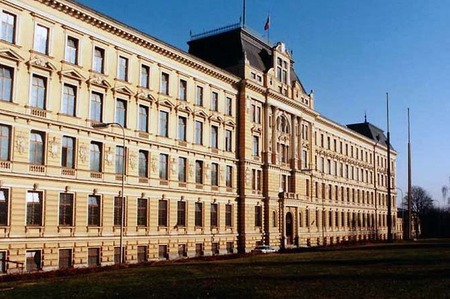 Koalice podepsala dohodu o navyšování rozpočtu na obranu