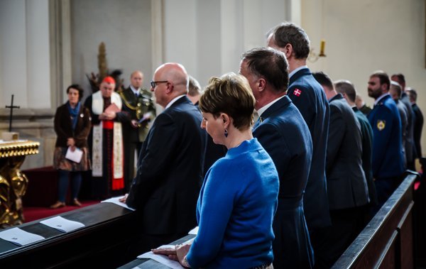 Bohoslužba slova pro vojenské kaplany NATO se konala ve vojenském kostele sv. Jana Nepomuka