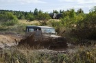 LRD při průjezdu kalužiny  na trase technické jízdy v terénu