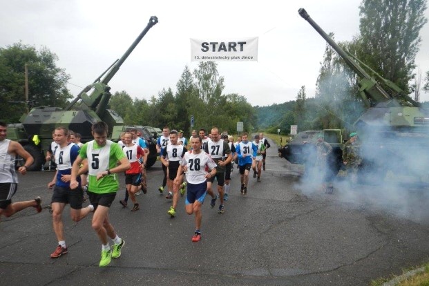  Třetí kolo Běžecké ligy 2015 se konalo v červnu v posádce Jince
