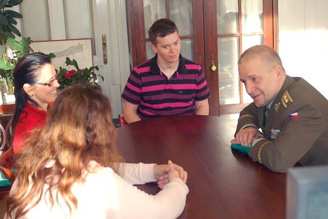 Ze setkání generálporučíka Balouna s desátníkem Hirkou a docentkou Švestkovou 3