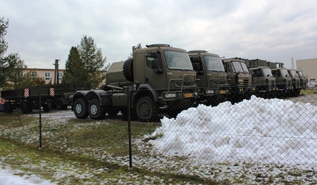 Náčelník Generálního štábu navštívil stěžejní logistické centrum, které skladuje materiál pro celou armádu