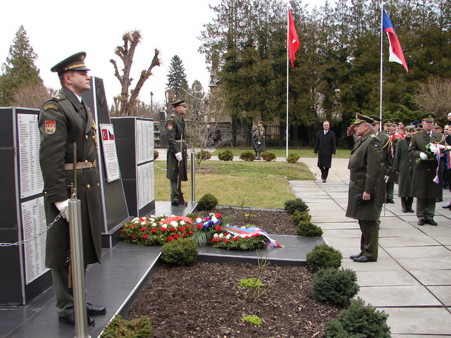 Pietního aktu se zúčastnil generál Malenínský