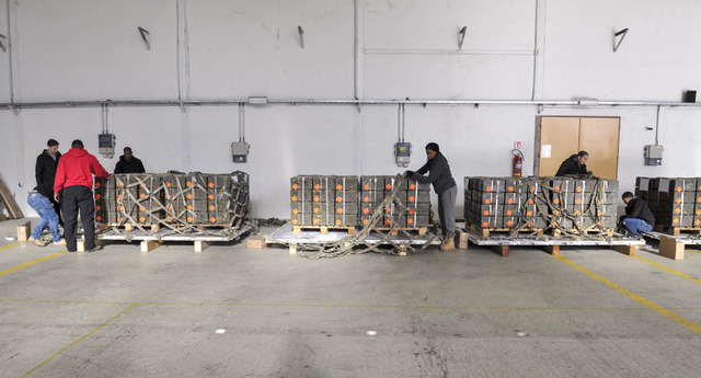 Paletování munice.