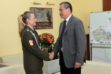 Kanál La Manche má dalšího přemožitele, vojenskou policistku Nikolu Hájkovou