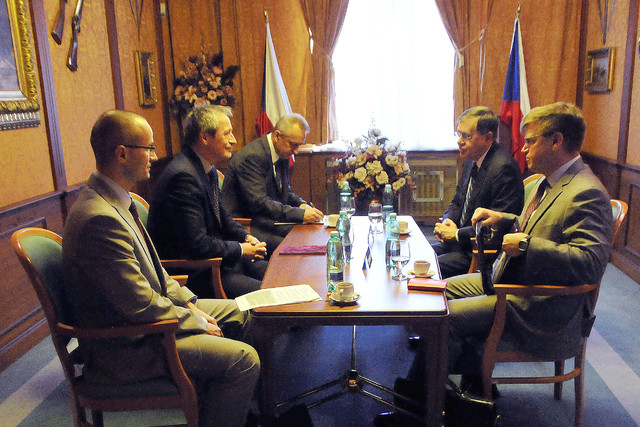 Z přijetí generálního ředitele Multinational Force and Observers Davida M. Satterfielda na Ministerstvu obrany