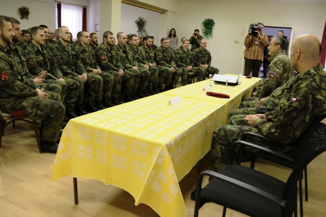 Beseda s vojáky jindřichohradecké posádky