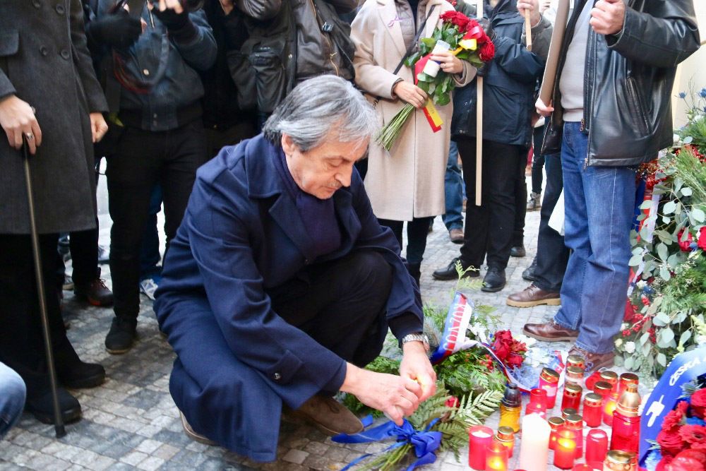 Historické události, které jsou spojovány se 17. listopadem 1939 a 1989, si přišel připomenout i ministr obrany Martin Stropnický