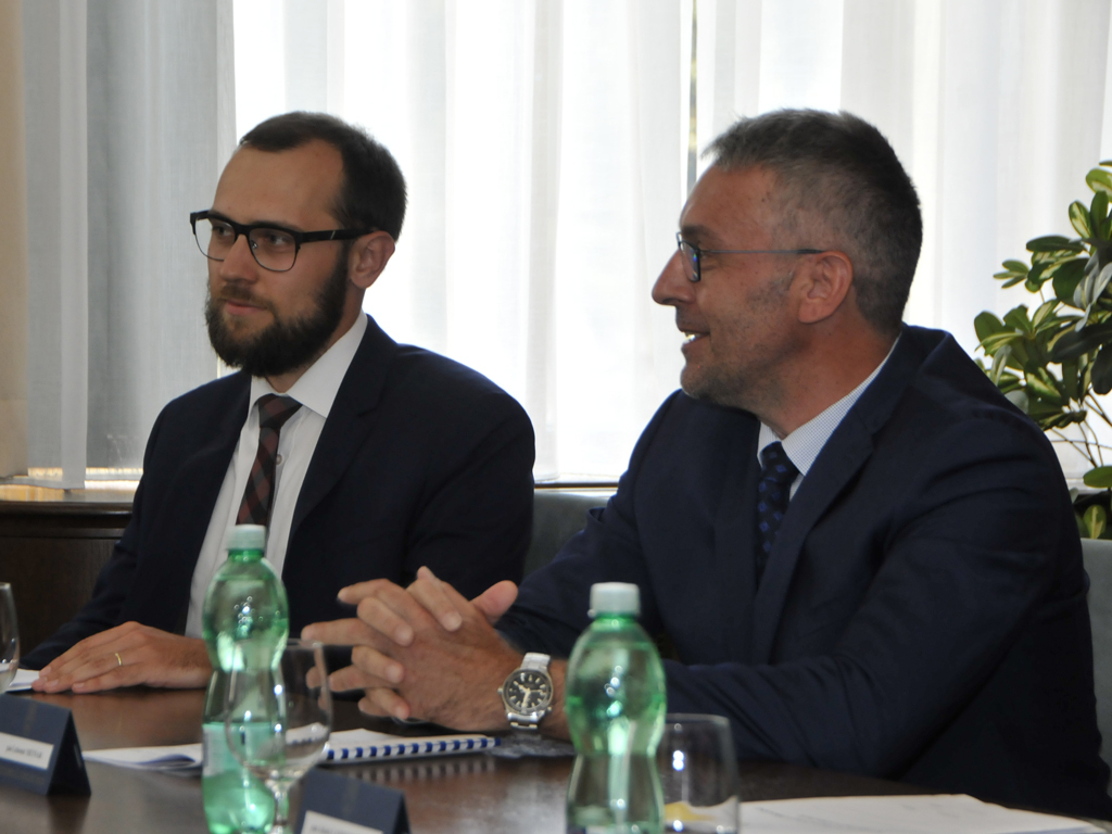 Část české delegace, vpravo ministr obrany Lubomír Metnar