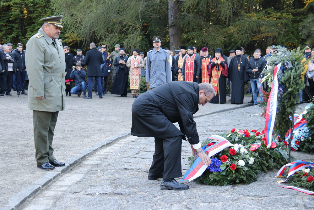 Pietních akců se zúčastnil i přidělenec obrany ČR na Slovensku generálmajor Ján Gurník