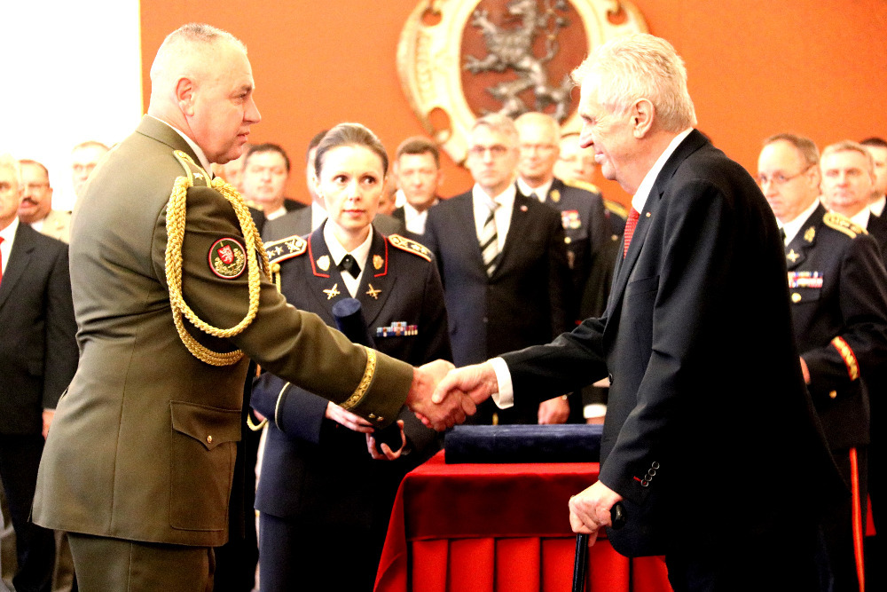Hodnost generálmajora získal i velitel Pozemních sil generál Kopecký