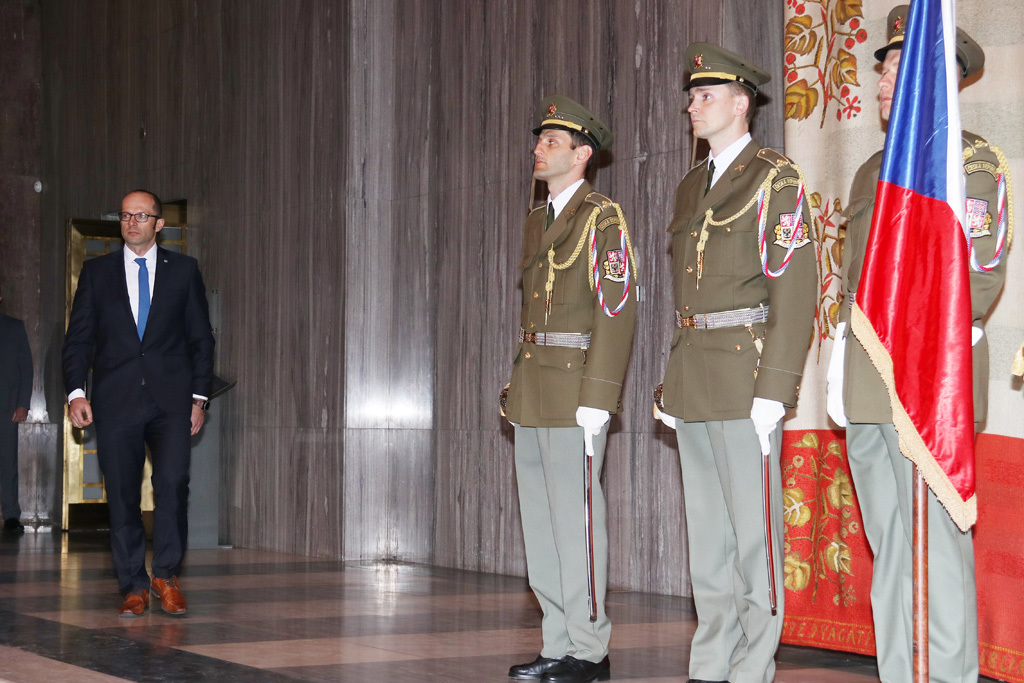 Přichází náměstek ministra obrany Pavel Beran