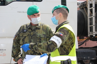 Vrchní praporčík u útvaru představuje autoritu i pomoc