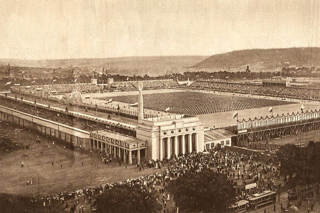 Poslední slet se na Letenské pláni konal roku 1920