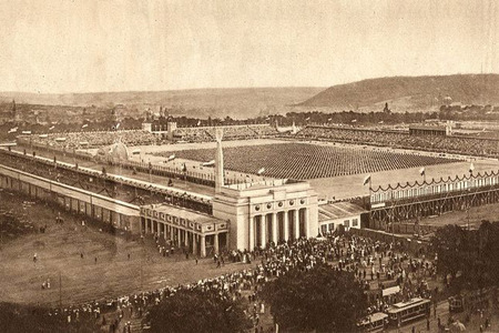 Poslední slet se na Letenské pláni konal roku 1920