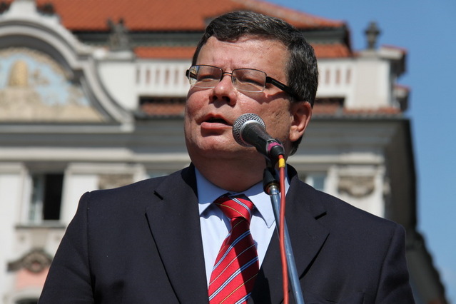 Ministr obrany A. Vondra