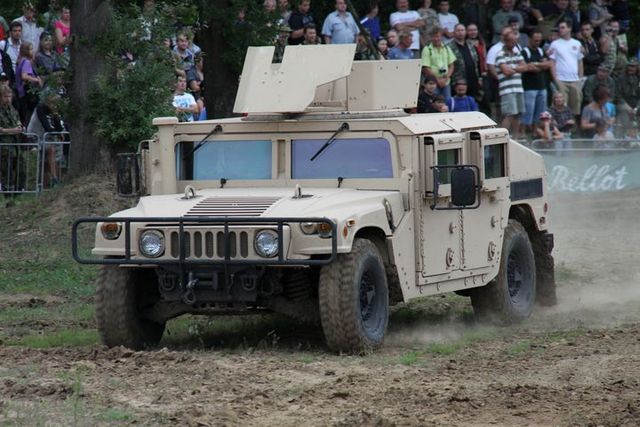 Vozidlo Hummer 