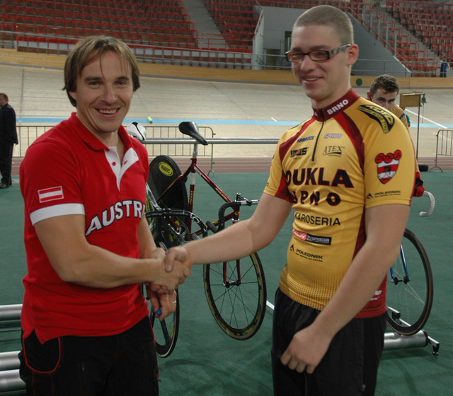 Gratulace starého rekordmana Pavla Buráně novému