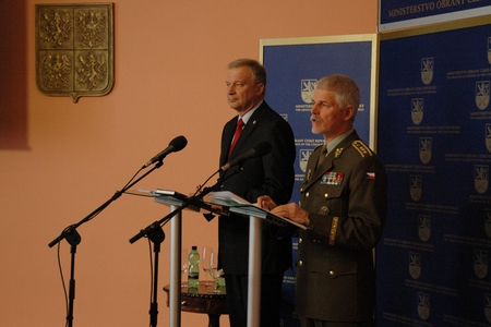 První náměstek ministra obrany Vlastimil Picek a náčelník Generálního štábu AČR generálporučík Petr Pavel