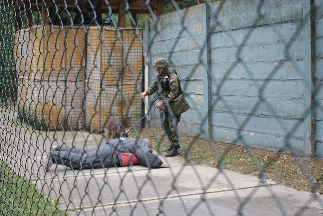  Zajištění neoprávněné osoby příslušníkem jednotky Force Protection