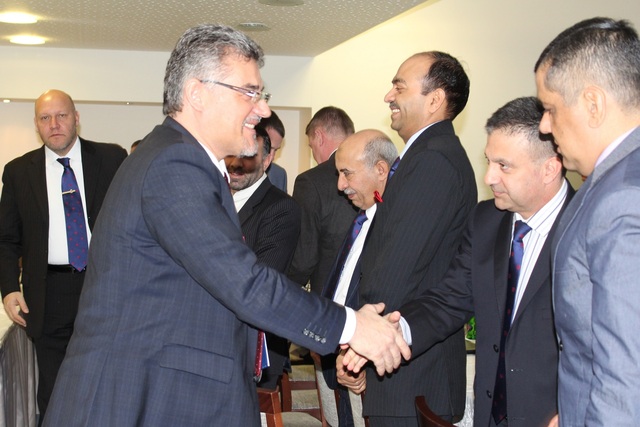 Setkání mezi členy Asociace přidělenců obrany akreditovanými v ČR a zástupci MO a AČR se konají pravidelně každý měsíc