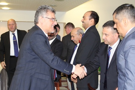 Setkání mezi členy Asociace přidělenců obrany akreditovanými v ČR a zástupci MO a AČR se konají pravidelně každý měsíc