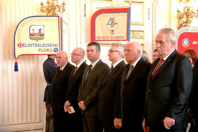 Nejvyšší ustavní činitelé