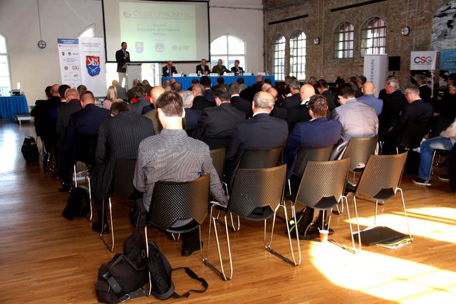  Pohled do jednacího sálu