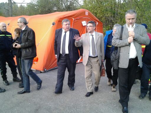 Na místě jednal také náměstek ministra obrany Tomáš Kuchta