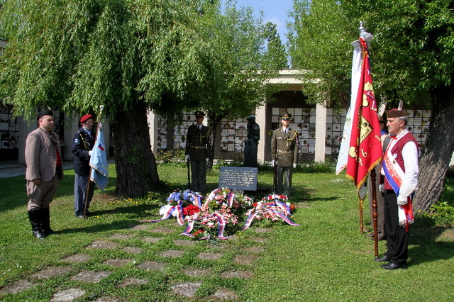Uctění památky padlých a umučených v letech 1939-1945 v pražských Strašnicích 4