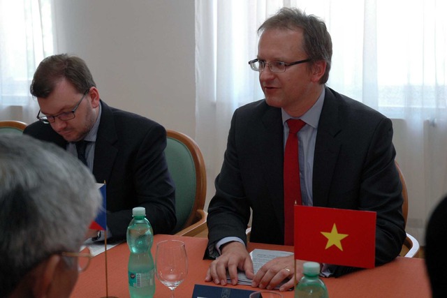 Z přijetí náměstka ministra národní obrany Vietnamu na Ministerstvu obrany ČR 3